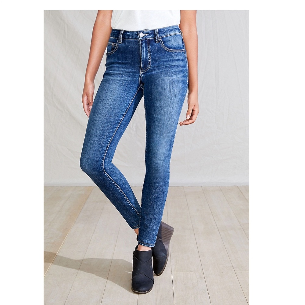 Everflex High Rise Medium wash skinny size 6